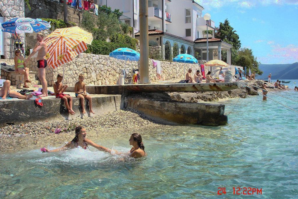 Holiday Home Apartment Tedo เคล็ค ภายนอก รูปภาพ